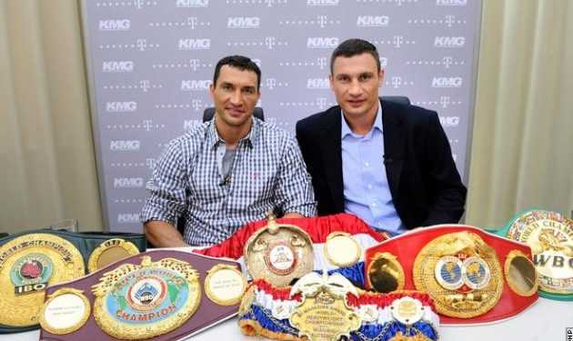 Брати Клички везуть до Києва чемпіонські пояси