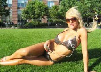 Купальник на сонячних батареях