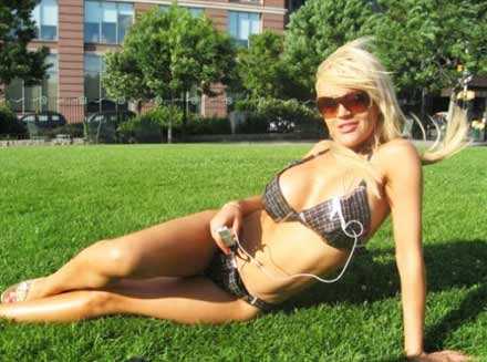 Купальник на сонячних батареях