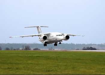 Авіаперельоти всередині України подешевшають на 20%