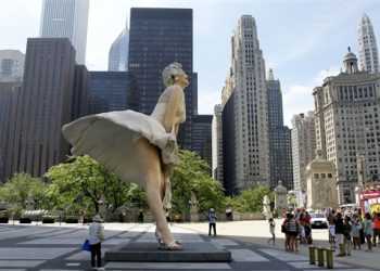 Гігантська Мерлін Монро в Чикаго