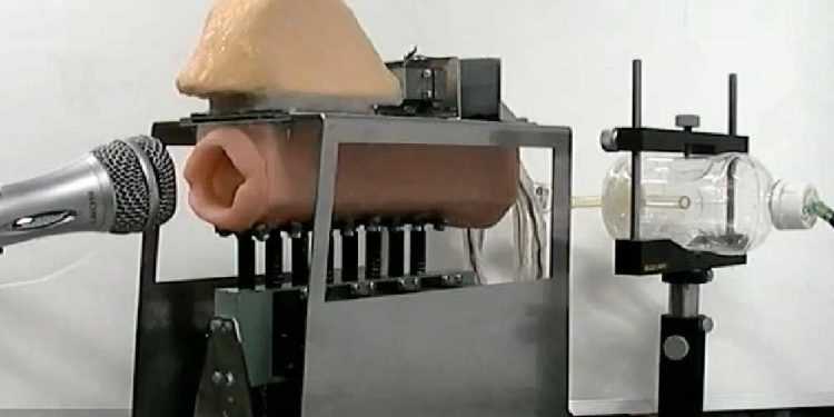 Роборот вчиться співати