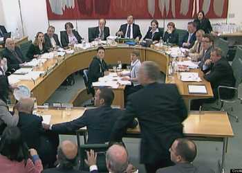 Мердок отримав пирогом в мармизу