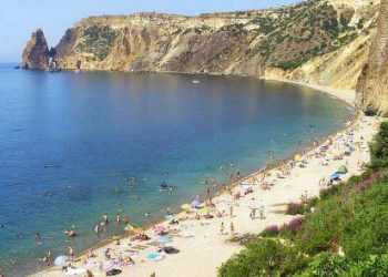 Краматорчанка зірвалася зі стометрової скелі в Севастополі