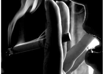 Дослідники помітили, що SMS-ки допомагають кинути палити