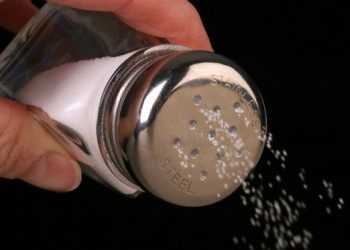 Вчені: сіль діє на організм, так само як і важкі наркотики