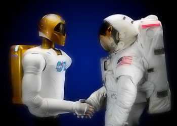 Робот-астронавт приступає до роботи