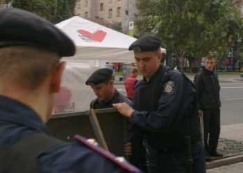 Опозиція влаштувала п'яному Калашнікову