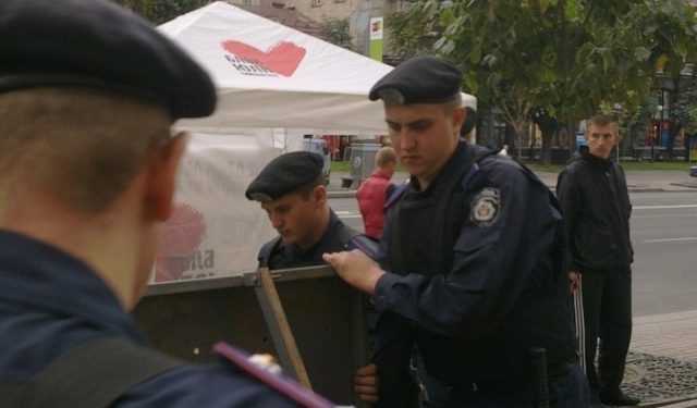 Опозиція влаштувала п'яному Калашнікову