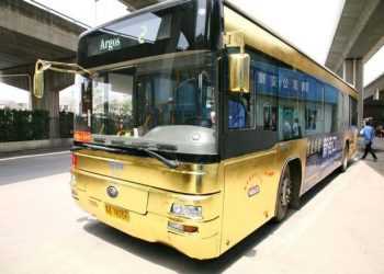 Золотий автобус тепер їздить по вулицях Піднебесної