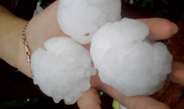 Три села на Львівщині постраждали від граду завбільшки з куряче яйце