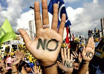 Українські студенти страйкують на заводі Hershey в США