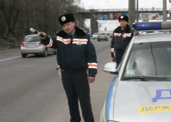 ДАІ підтвердила, що буде затримувати водіїв у РОВД за непередачі документів