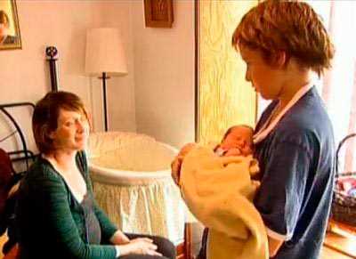 Допоміг братику з'явитись на світ