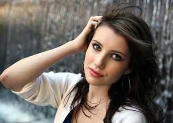 Эмма Робертс