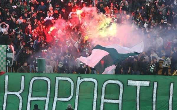 Партія «Батьківщина» переплутала футбольних вболівальників зі Львова з прихильниками Тимошенко.