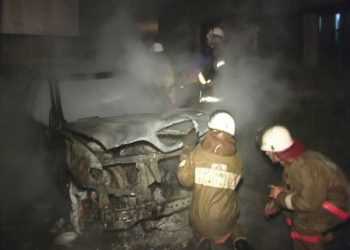 Сьогодні вночі в Києві знову горіли іномарки