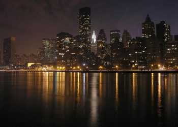 Найбільший мегаполіс США йде під воду