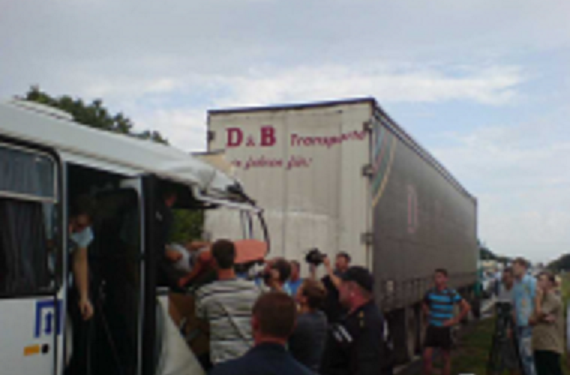 13 людей госпіталізовано внаслідок ДТП на автодорозі Одеса - Іллічівськ