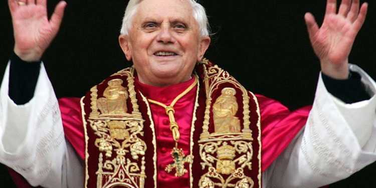 В Мадриді 100 геїв хотіли поцілуватися на очах Папи Римського