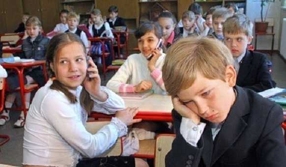 Школи Кіровограда будуть продавати батькам інформацію про їхніх дітей