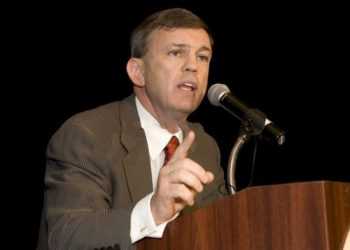 Тедді Атлас призупинив роботу на телебаченні, щоб прибути до тренувального табору Повєткіна