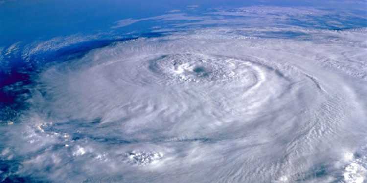 Ураган «Айрін» насувається на США