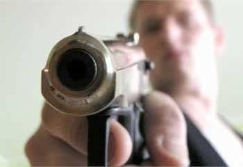 Нардепа-регіонала і його сина звинуватили у стрільбі по людях