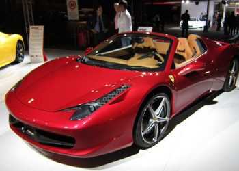 Ferrari показала 458 Spider раніше терміну