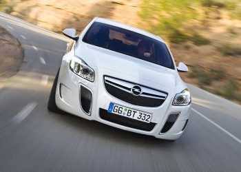 Opel Insignia навчилася розуміти російські дорожні знаки