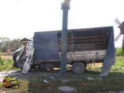 У Києві у вантажівки відмовили гальма - розбито десять машин.