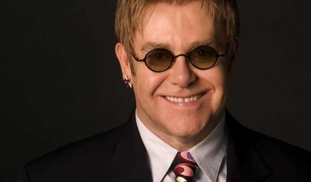 Елтон Джон зніме автобіографію