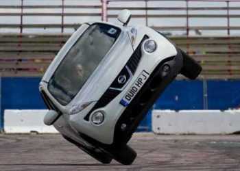 Nissan планує встановити два дивних рекорди