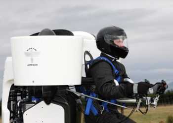 Перший у світі серійний літаючий ранець