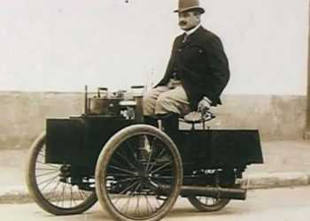 На аукціон виставлено самий старий автомобіль в світі