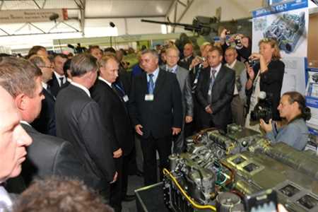 Путіну показали новий український танковий двигун