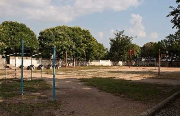 На Луганщині у школі помер хлопець