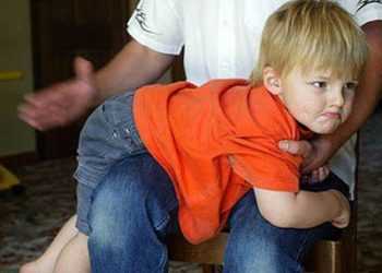 У Британію повертається фізичне покарання школярів