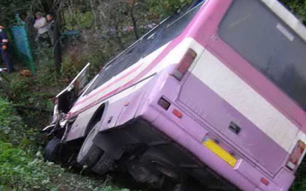 На Львівщині автобус і Жигулі зіткнулись і загорілися, є загиблі та постраждалі