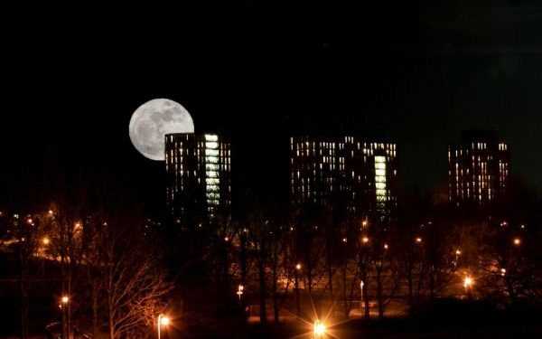 Британець звернувся в службу порятунку через Місяць