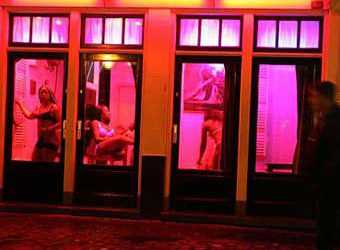 В Севатополі розкрили притон, що маскувався під масажний салон