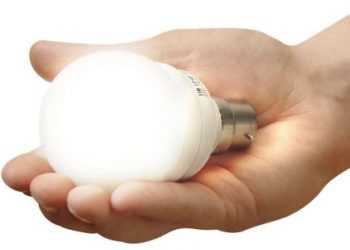 Британським робітникам знадобилось 12 відвідувань щоб поміняти лампочку