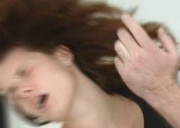 Чоловік ударом ліктя вбив дружину