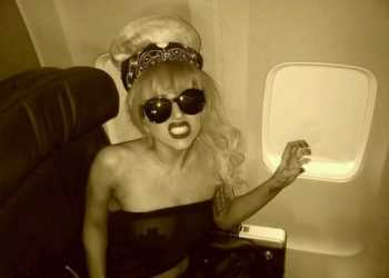 Леді Гага буде виблискувати діамантовою усмішкою.