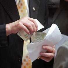 В Полтавській області депутата сільради піймали на взятті хабара