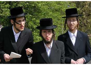 Хасиди покидають Умань