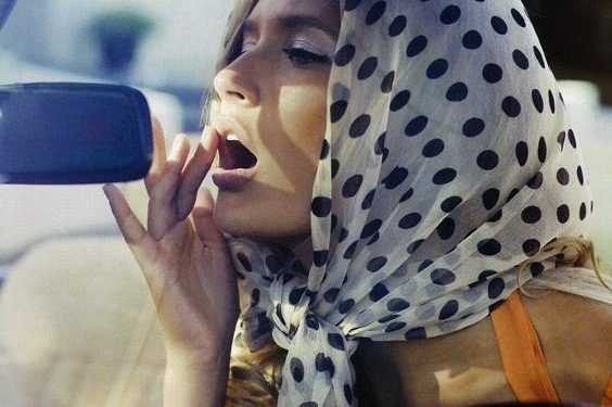 За мейкап за кермом мешканок Дубаю будуть штрафувати