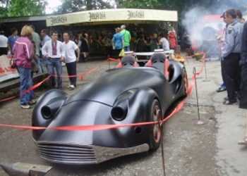 Кований автомобіль руками українських майстрів-ковалів