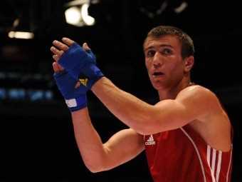 Ломаченко проходить до півфіналу