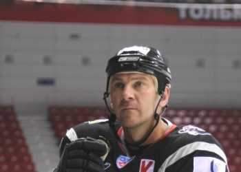 Хокейний клуб Сокіл підписав контракт з Андрієм Николишиним